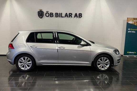 Volkswagen Golf VII 2 of 12
