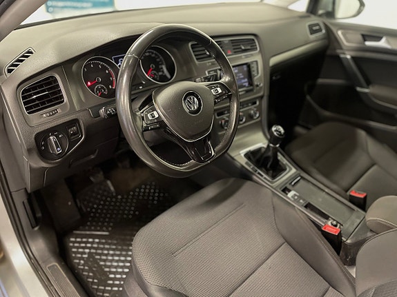 Volkswagen Golf VII 5 of 12