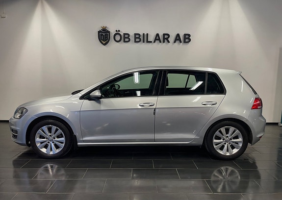 Volkswagen Golf VII 4 of 12