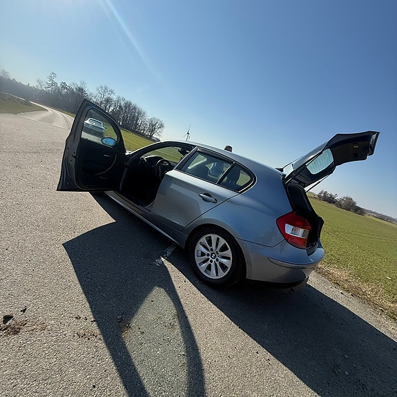BMW 118d 4 of 8
