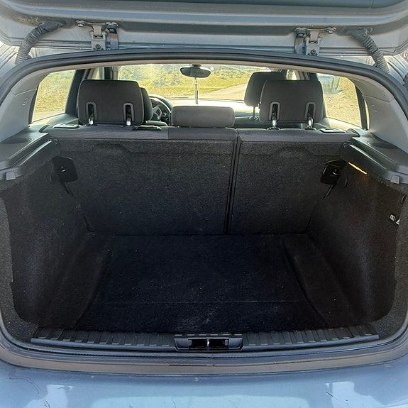 BMW 118d 6 of 8
