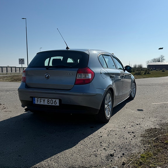 BMW 118d 3 of 8