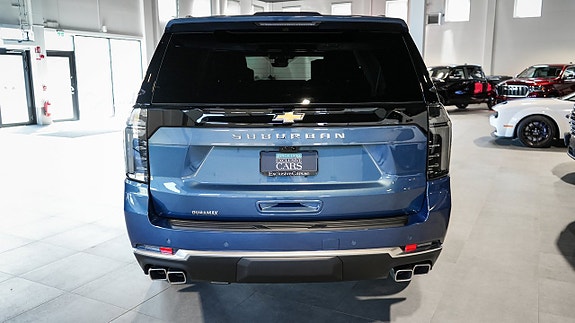 Chevrolet Suburban 8 of 30