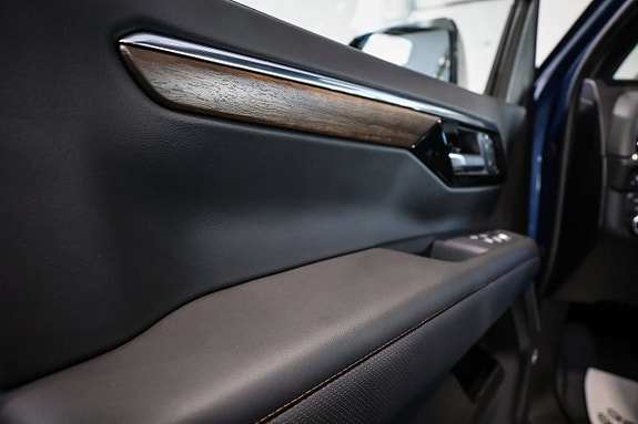 Chevrolet Suburban 20 of 30