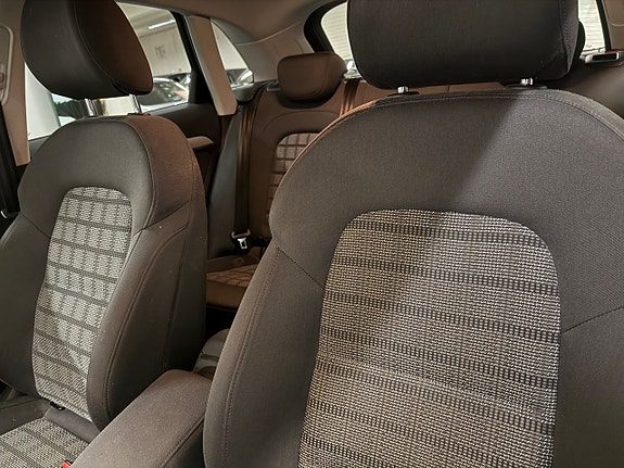 Audi Q3 9 of 25