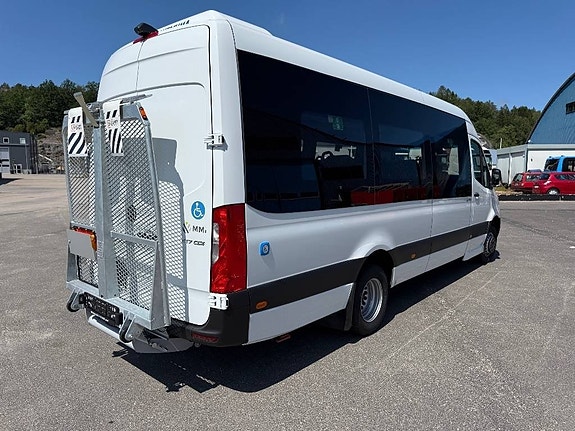 Mercedes-Benz Sprinter 19 pass Lift Skolbuss