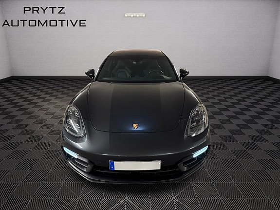 Porsche Panamera 4S 3 of 5