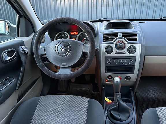 Renault Megane 8 of 9