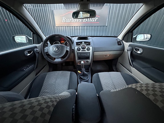 Renault Megane 9 of 9
