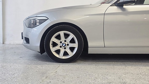 BMW 116d 4 of 5