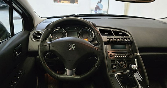 Peugeot 3008 10 of 14
