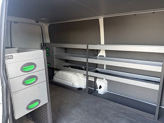 Volkswagen Transporter 3 of 29