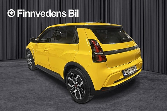 Renault 5 E-Tech 4 of 5