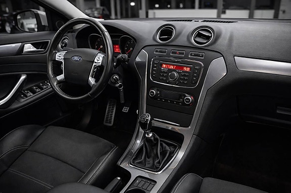 Ford Mondeo 10 of 19