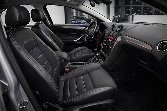 Ford Mondeo 15 of 19