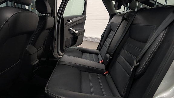 Ford Mondeo 17 of 19