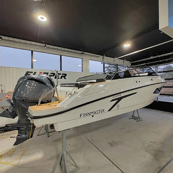 Finnmaster T9 | 2x Yamaha 300 HK - Demobåt