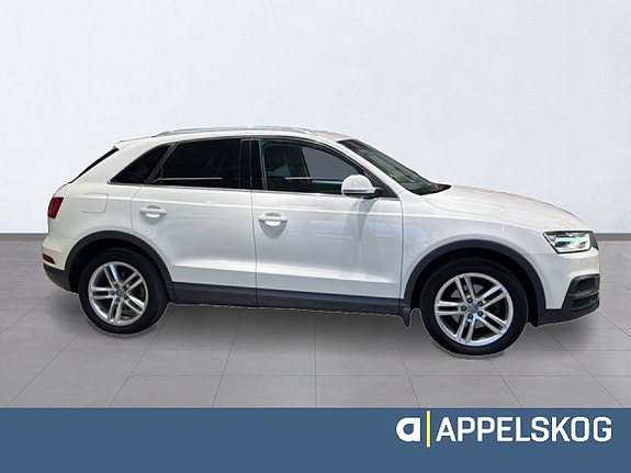 Audi Q3 4 of 5