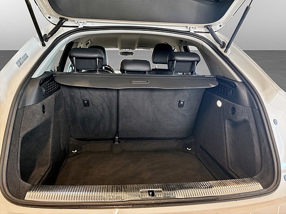 Audi Q3 19 of 19