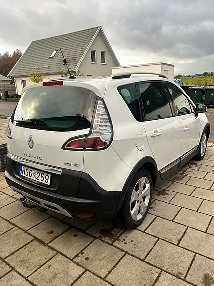 Renault Scenic XMod 3 of 11