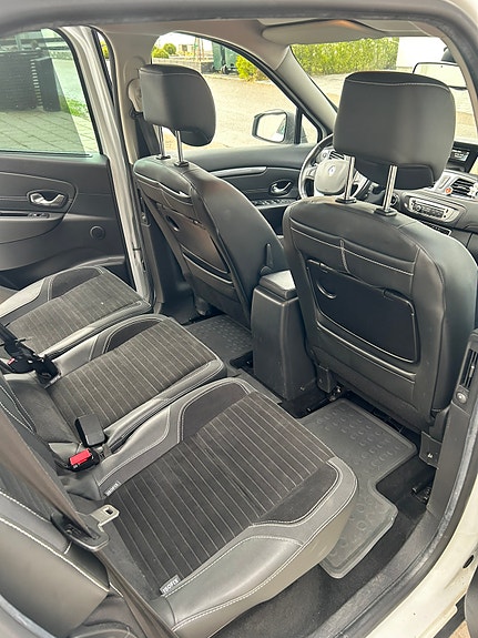 Renault Scenic XMod 11 of 11