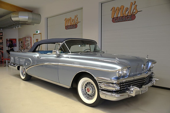 Buick Limited 5 of 30