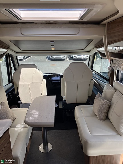 Eura Mobil Demo klippet!! Integra 760 EF Automat 180 hk 4,5 T Skinn 3 of 19