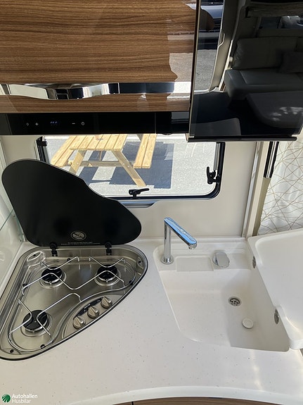 Eura Mobil Demo klippet!! Integra 760 EF Automat 180 hk 4,5 T Skinn 6 of 19