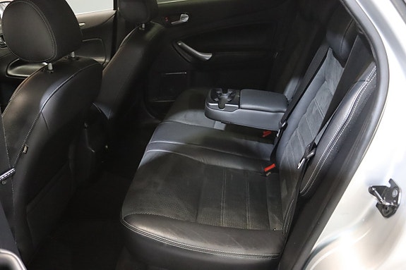 Ford Mondeo 12 of 18