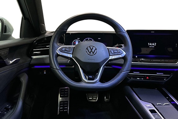 Volkswagen Passat 8 of 15