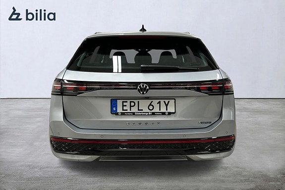 Volkswagen Passat 3 of 5