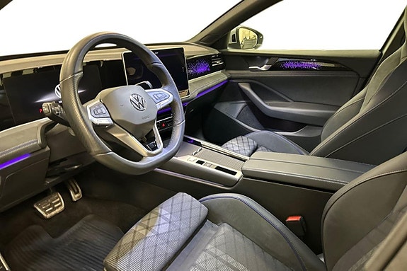 Volkswagen Passat 10 of 15