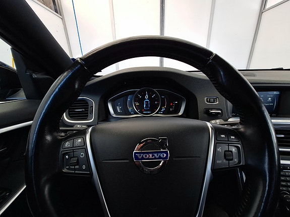 Volvo V60 13 of 18