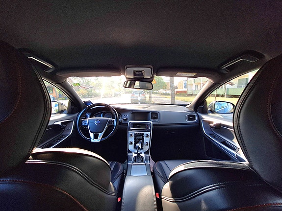 Volvo V60 11 of 18