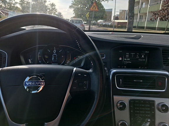 Volvo V60 14 of 18