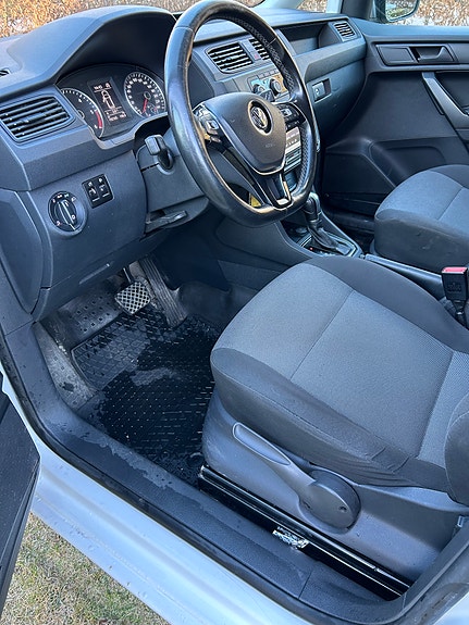 Volkswagen Caddy 2 of 5
