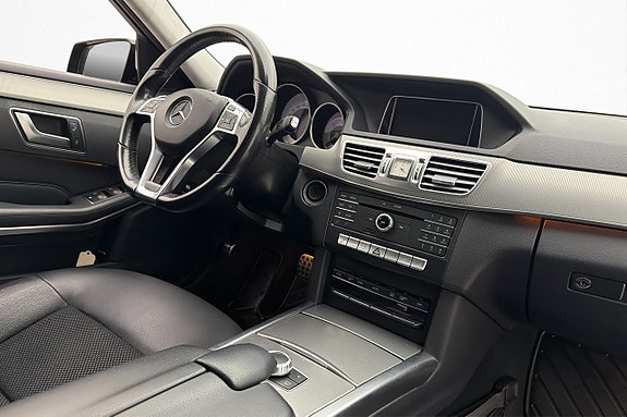 Mercedes-Benz E220 10 of 27