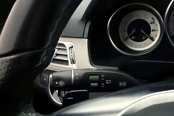 Mercedes-Benz E220 21 of 27