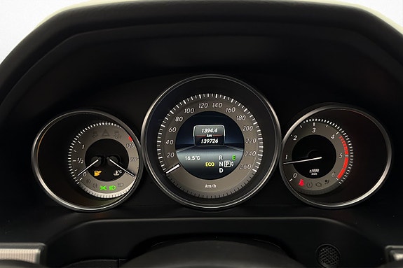 Mercedes-Benz E220 14 of 27