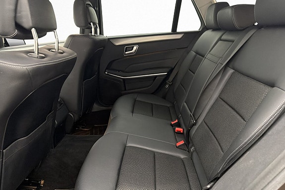 Mercedes-Benz E220 11 of 27