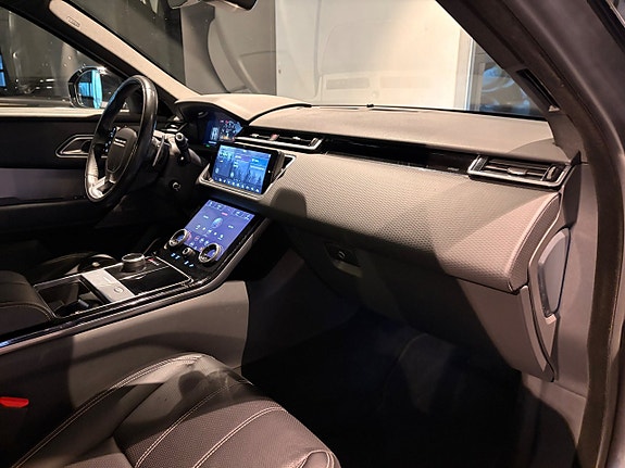 Land Rover Range Rover Velar 4 of 19