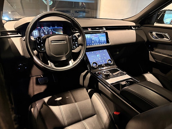 Land Rover Range Rover Velar 14 of 19