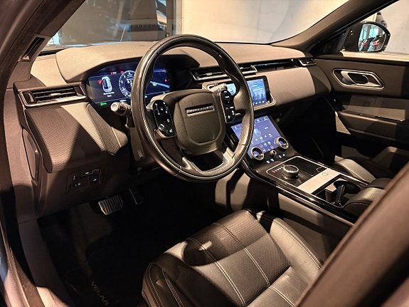 Land Rover Range Rover Velar 15 of 19