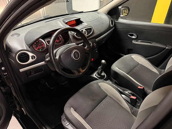 Renault Clio 6 of 12