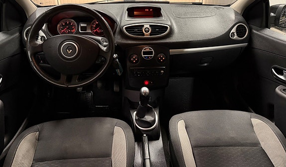 Renault Clio 7 of 12