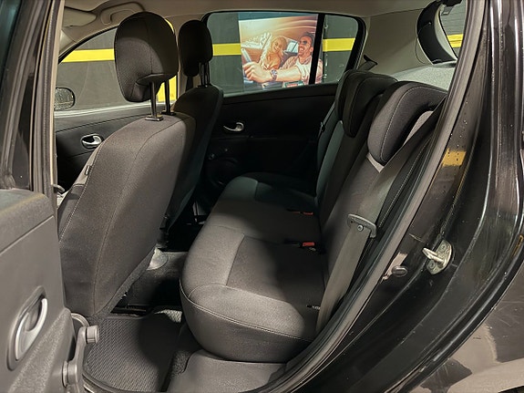 Renault Clio 12 of 12
