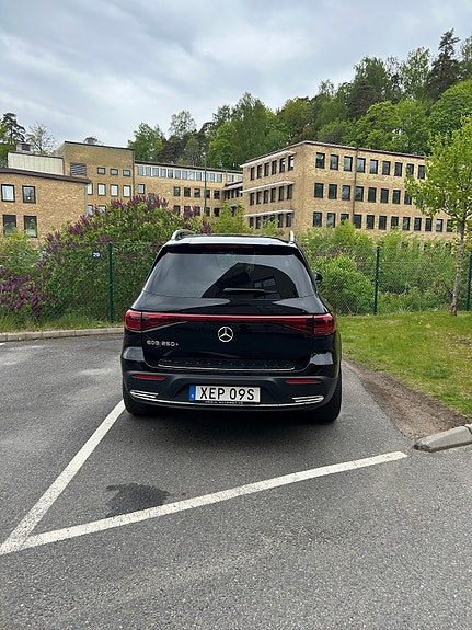 Mercedes-Benz EQB250+ 4 of 7