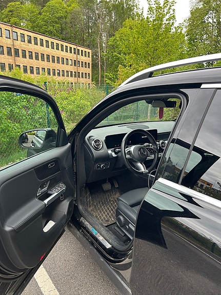 Mercedes-Benz EQB250+ 7 of 7