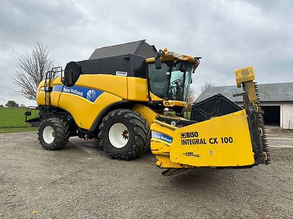 Tröska, New Holland, CX8080 - 25 fot