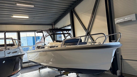 Nimbus T8 T-TOP -22 V8 300 "READY TO CRUISE"